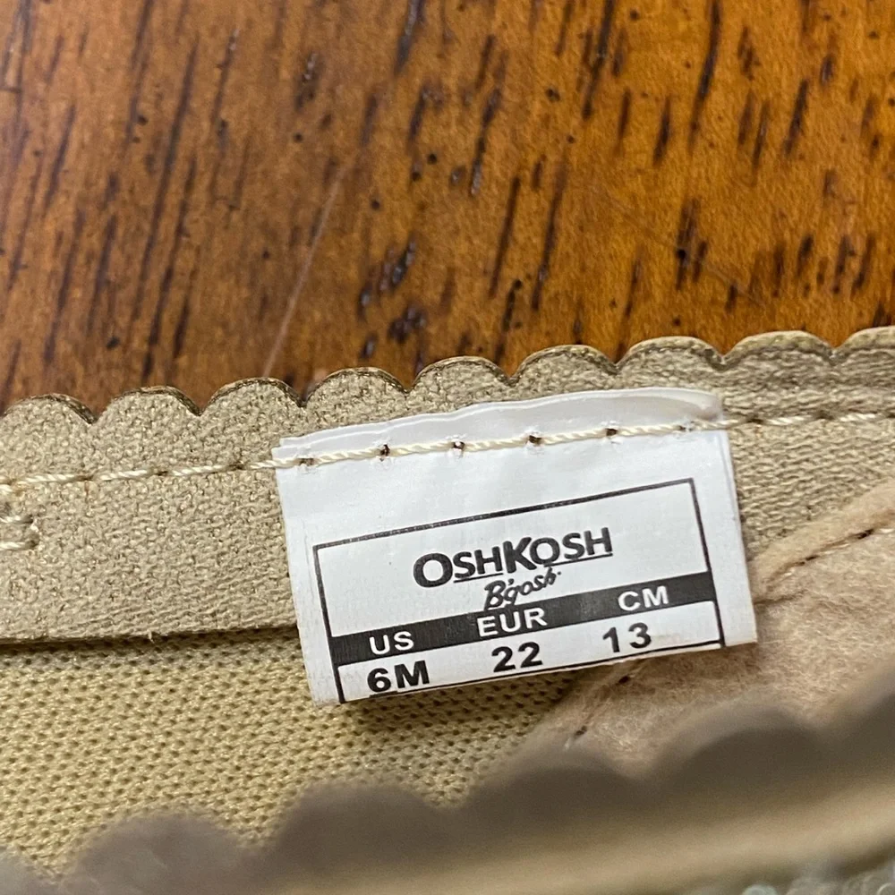 OshKosh B'gosh Belle Slip-on Espadrilles. Sparkly, gold glitter. Size 6. Toddler